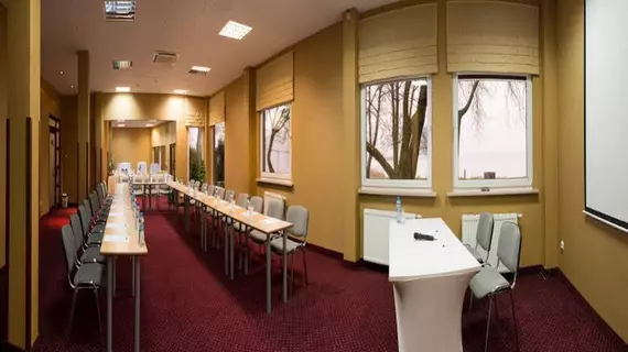 Hotel 500 | Mazovya Voyvodalığı - Legionowo County - Nieporet - Zegrze Poludniowe