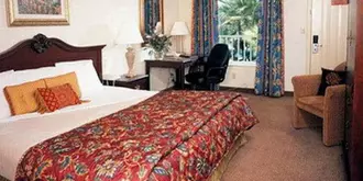 Clarion Inn & Suites Clearwater