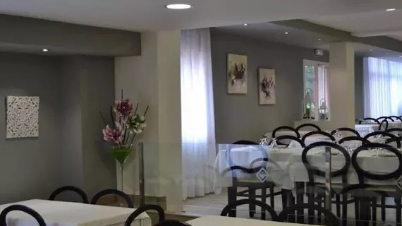 Hotel Piramide | Galicia - Pontevedra (vilayet) - Sanxenxo - Paxariñas