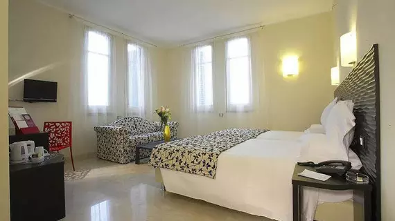 Hotel Garibaldi | Sicilya - Palermo (vilayet) - Palermo - Ruggero Settimo