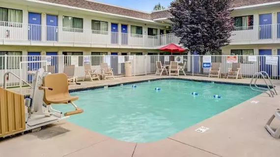 Motel 6 Portland East - Troutdale | Oregon - Portland (ve civarı) - Troutdale