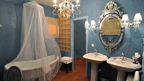 Hotel Utopía | Andalucia - Cadiz (vilayet) - La Janda - Benalup-Casas Vieja