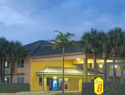 Super 8 Dania/ Fort Lauderdale Airport | Florida - Fort Lauderdale (ve civarı) - Dania Beach