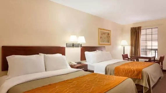 Baymont Inn and Suites Gallatin | Tennessee - Nashville-Davidson - Nashville (ve civarı) - Gallatin