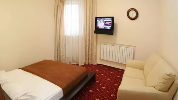 Hotel Genoff | Krasnodar Krayı - Krasnodar