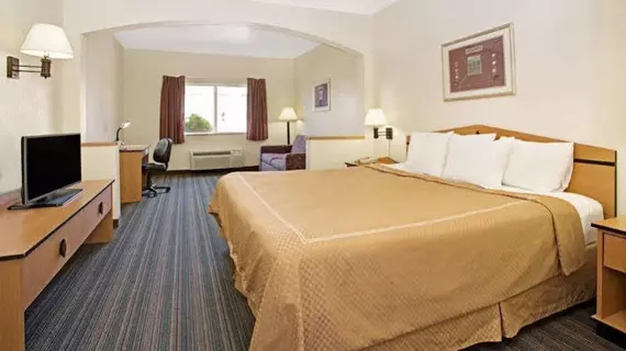 Days Inn & Suites Castle Rock | Kolorado - Denver (ve civarı) - Castle Rock