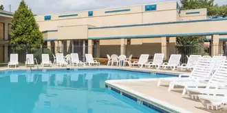 Days Inn by Wyndham Camp Springs Andrews AFB