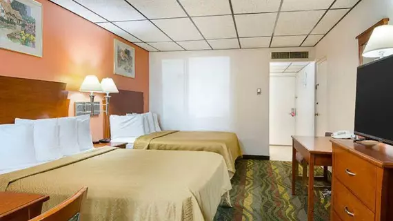 Econo Lodge McPherson | Kansas - Salina (ve civarı) - McPherson