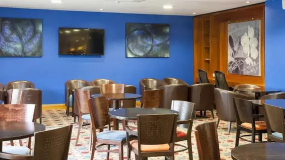 Holiday Inn Express Birmingham Star City | West Midlands (ilçe) - Birmingham (ve civarı) - Birmingham