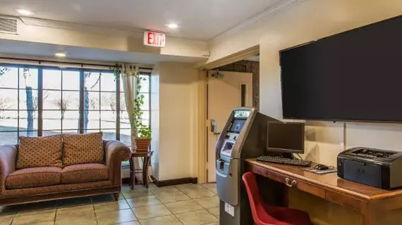 Econo Lodge Milldale-Southington | Connecticut - New Haven (ve civarı) - Plantsville