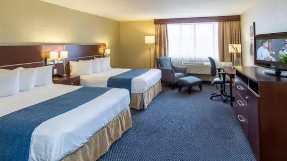 Quality Inn & Suites | Quebec - Montreal (ve civarı) - Brossard