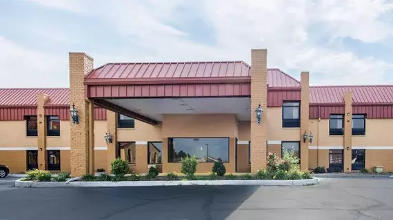 Quality Inn and Suites Muncie | Indiana - Muncie (ve civarı) - Muncie