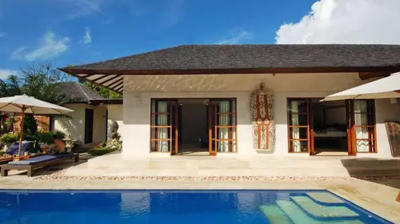 Frangipani Beach Villa | Bali - Buleleng - Lovina