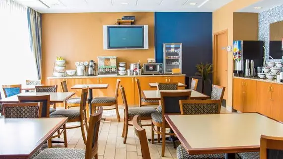 Comfort Inn & Suites Sanford | Florida - Sanford