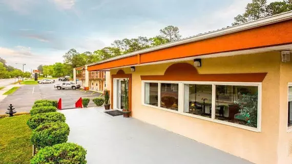 Econo Lodge Fort Jackson | Güney Karolayna - Columbia (ve civarı) - Columbia