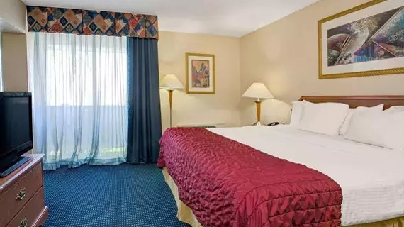 Baymont Inn and Suites Florida Mall | Florida - Orlando (ve civarı) - International Drive