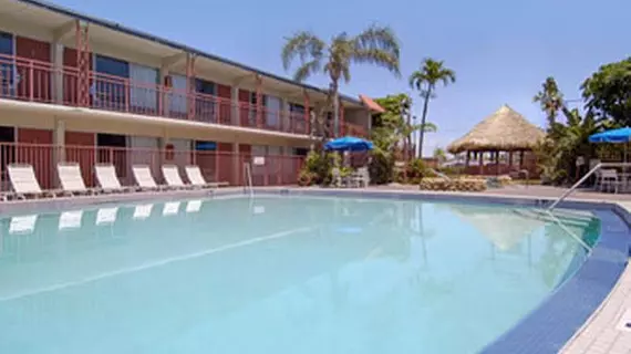 Days Inn West Palm Beach | Florida - Palm Beach - Batı Palm Beach (ve civarı) - West Palm Beach