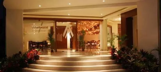 Hotel Trinity Isle | Karnataka - Bengaluru (ve civarı) - Bengaluru - Sheshadripuram