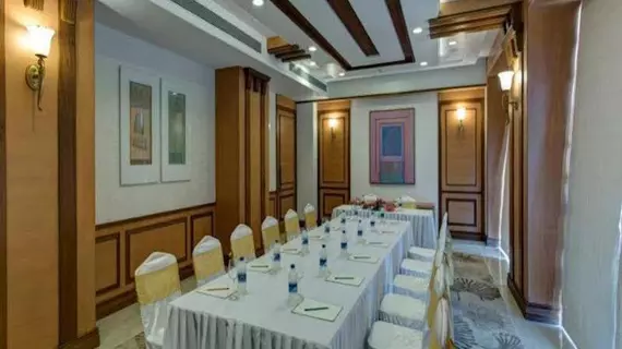 Royal Tulip Navi Mumbai | Maharaştra - Raigad - Bombay (ve civarı) - Navi Bombay