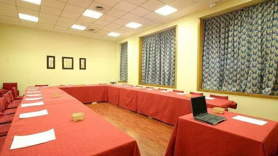 Kris Cazadora Hotel | Madrid Özerk Topluluğu - Madrid (ve civarı) - Madrid