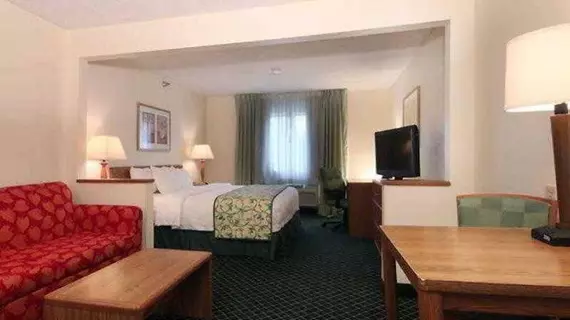 Quality Inn & Suites Kokomo | Indiana - Kokomo (ve civarı) - Kokomo