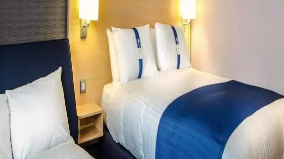 Holiday Inn Express Manchester Airport | Manchester (ve civarı) - Trafford - Altrincham