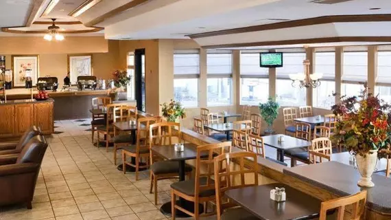 ClubHouse Inn & Suites Topeka | Kansas - Topeka (ve civarı) - Topeka