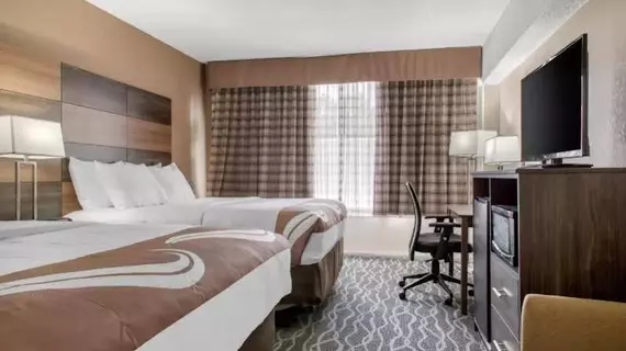 Quality Inn and Conference Center Richmond | Indiana - Richmond (ve civarı) - Richmond