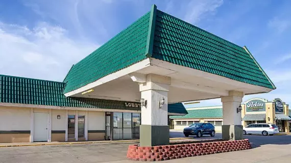 Econo Lodge McPherson | Kansas - Salina (ve civarı) - McPherson