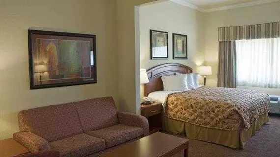 Best Western Inn & Suites Cleveland | Teksas - Conroe (ve civarı) - Cleveland