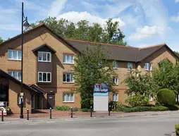 Travelodge Staines | Surrey (kontluk) - Staines