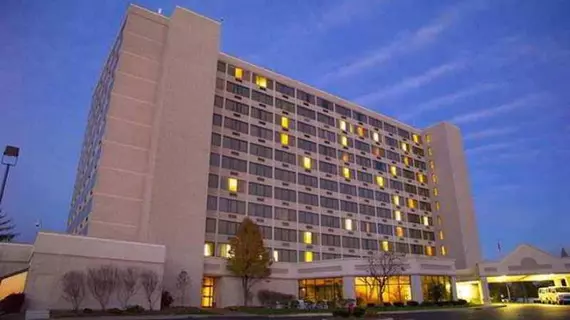 DoubleTree by Hilton St. Louis at Westport | Missouri - St. Louis (ve civarı) - Maryland Heights