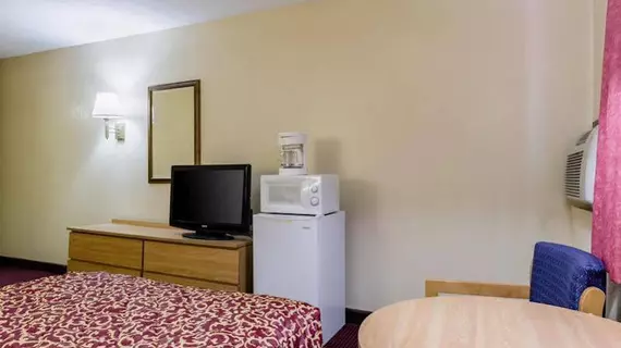 Econo Lodge Junction City | Kansas - Grandview Plaza