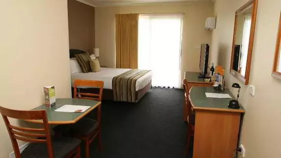 Alpha Hotel Canberra | Avustralya Başkent Bölgesi - Tuggeranong - Kanberra (ve civarı) - Greenway