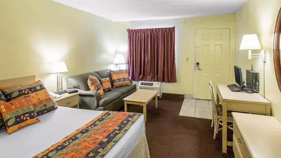 Econo Lodge Inn & Suites Maingate Central | Florida - Orlando (ve civarı) - Lake Buena Vista - Disney's Maingate East