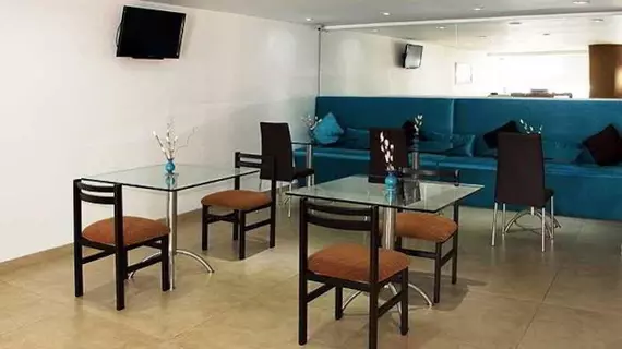 Hotel Confort 80 Castellana | Cundinamarca - Bogota (ve civarı) - Bogota - Barrios Unidos