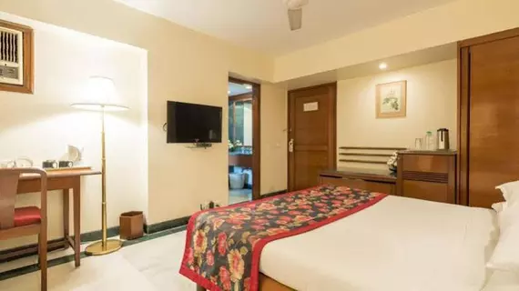 Hotel Parle International | Maharaştra - Raigad - Bombay (ve civarı) - Bombay - Malad - Batı Banliyöleri