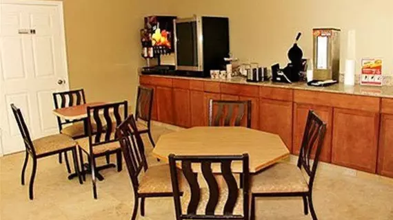 Quality Inn & Suites By the Parks | Florida - Orlando (ve civarı) - Disney's Maingate West