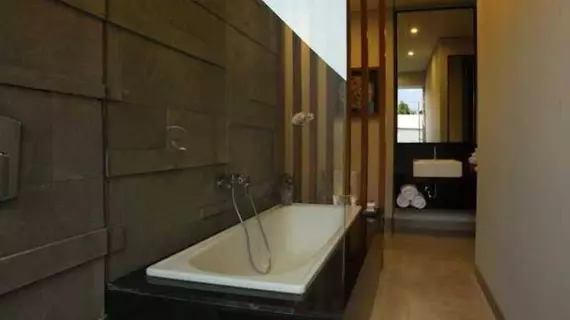 Samaja Villas Seminyak | Bali - Badung - Günbatımı Yolu