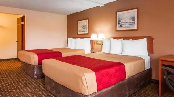 Econo Lodge Inn & Suites | Oregon - Portland (ve civarı) - Hillsboro