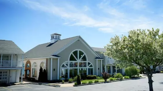 Baymont Inn & Suites St. Ignace Lakefront | Michigan - St Ignace