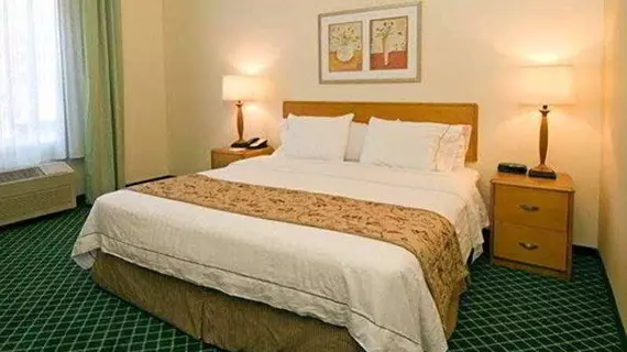 Fairfield Inn & Suites San Antonio Airport/North Star Mall | Teksas - San Antonio (ve civarı) - San Antonio - Kuzey San Antonio - SAT Havalimanı