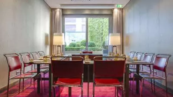 Radisson Blu Media Harbour Hotel, Düsseldorf | Kuzey Ren-Westfalia - Düsseldorf (ve civarı) - Düsseldorf - Unterbilk