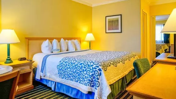 Days Inn Santa Barbara | Kaliforniya - Santa Barbara (ve civarı) - Santa Barbara - Santa Barbara Plajı