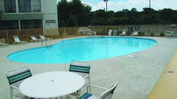 La Quinta Inn & Suites Nashville Airport/Opryland | Tennessee - Nashville-Davidson - Nashville (ve civarı) - Nashville - Opryland - Donelson