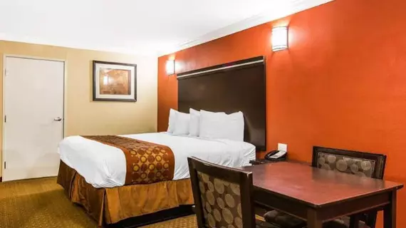 Rodeway Inn & Suites Corona | Kaliforniya - Riverside County - Riverside (ve civarı) - Corona