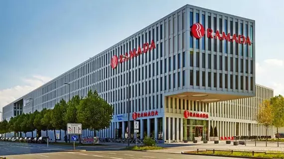 H4 Hotel München Messe | Bavyera - Münih (ve civarı) - Haar - Salmdorf