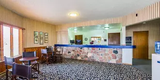 ECONO LODGE WAUPACA