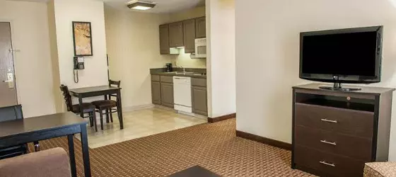 Comfort Inn & Suites Warsaw | Indiana - Varşova (ve civarı) - Warsaw