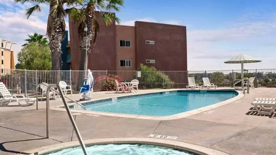 DAYS INN OCEANSIDE | Kaliforniya - San Diego County - San Diego Sahili